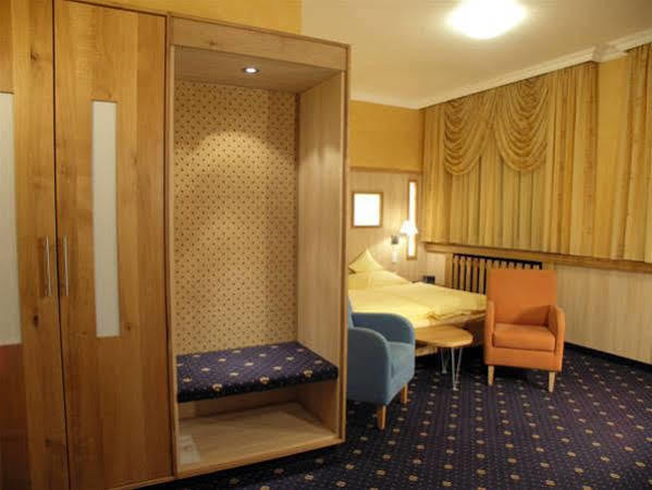 גלזנקירכן Ambient Hotel Zum Schwan מראה חיצוני תמונה