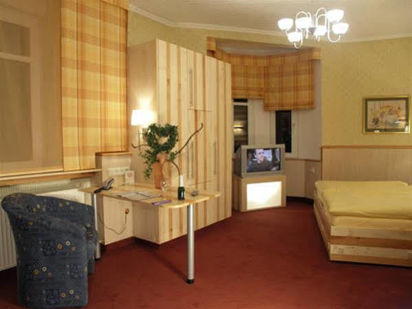 גלזנקירכן Ambient Hotel Zum Schwan מראה חיצוני תמונה