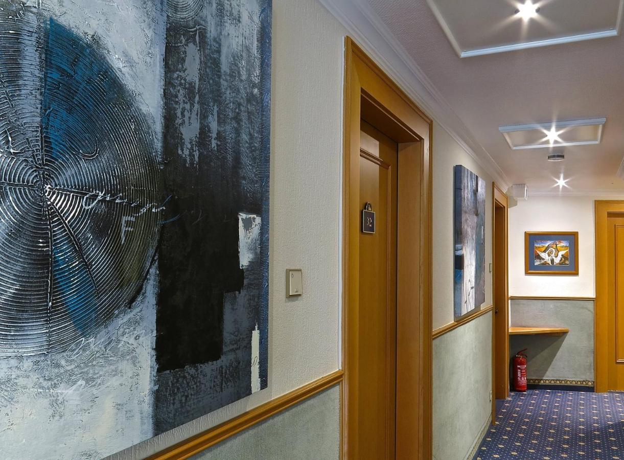 גלזנקירכן Ambient Hotel Zum Schwan מראה חיצוני תמונה