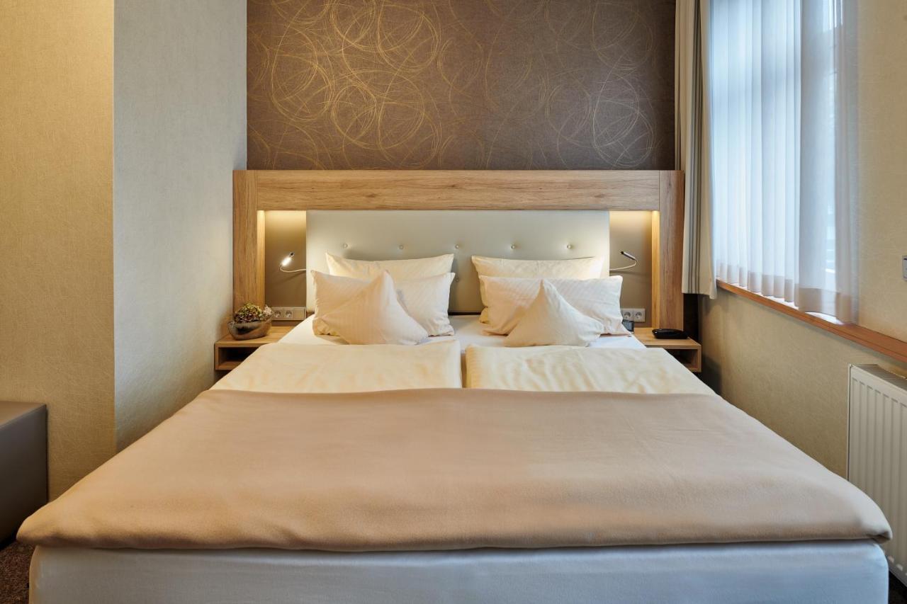 גלזנקירכן Ambient Hotel Zum Schwan מראה חיצוני תמונה